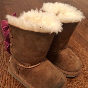 Uggs Toddler w/Pink Bows🎀🎀🎀